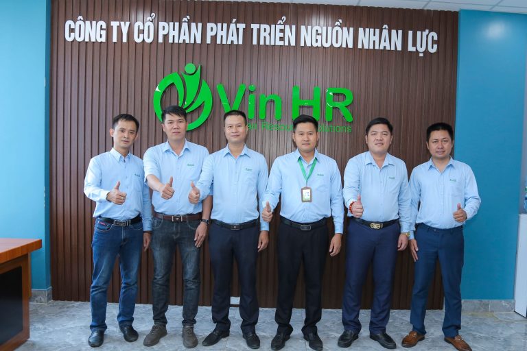 nhan-vien-vinhr-2